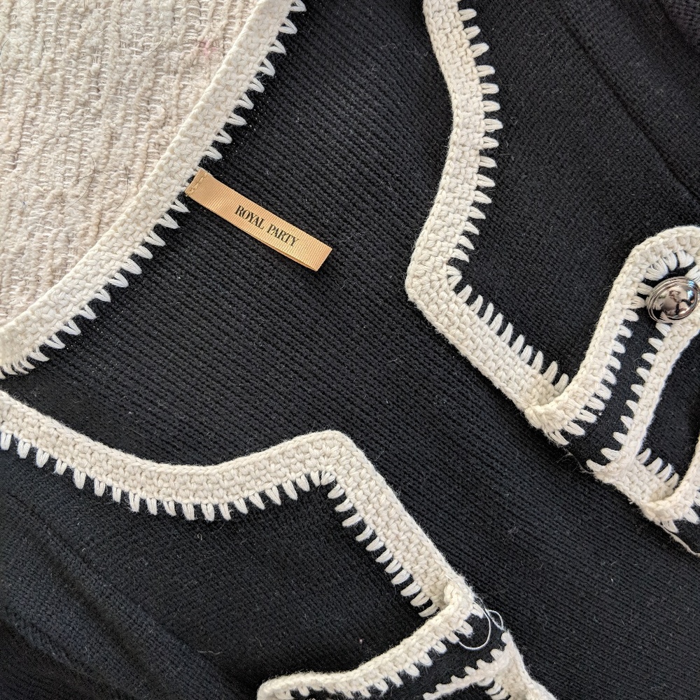 Cute Black and White Sweater From Japan